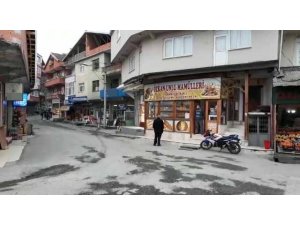 Ekmek kavgasında burnu kırıldı