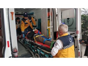 Motosikletli kurye kazada ağır yaralandı