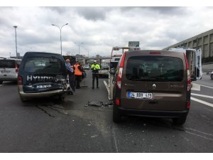 TEM’de zincirleme kazada trafik durma noktasına geldi