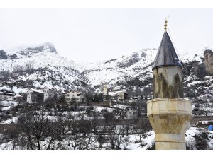 Gümüşhane ve Bayburt'ta ilkbaharda kar