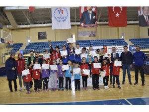 Masa Tenisi Küçükler İl Birinciliği müsabakaları sona erdi