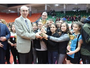Şampiyonlara ödülleri verildi