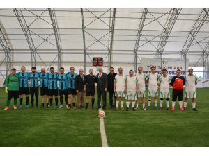 Üniversitede futbol turnuvası heyecanı başladı