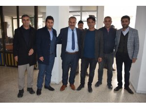 Başkan Demirci tebrikleri kabul ediyor