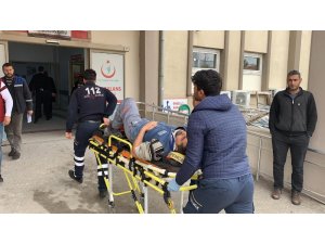 İnşaat iskelesi çöktü: 2 yaralı
