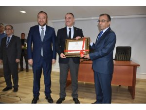 Başkan Saygılı mazbatasını aldı