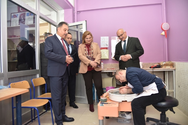 Özel öğrencilerin annelerine özel kurs