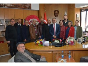 Öğrenciyken oturduğu koltuğa 32 yıl sonra başkan olarak oturdu