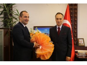 25 yıllık belediye başkanı görevi yeni başkana devretti
