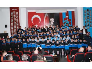 Ahmet Ağaoğlu: "Altyapımızda yetiştirdiğimiz gençlere güvenerek yönetime talip olduk"