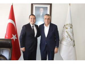 Akhisarspor yönetiminden yeni başkan Dutlulu’ya ziyaret