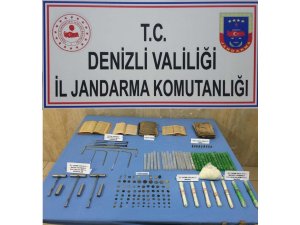 El yapımı patlayıcıyla kazı yaparken yakalandılar
