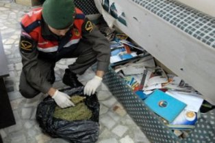 KOM'dan esrar operasyonu