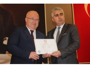 Bahattin Gümüş mazbatasını aldı