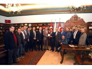 Nevşehir Belediyespor yönetimi, Başkan Arı’yı ziyaret etti