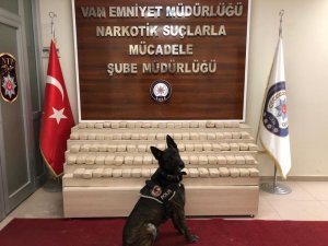 Van’da bir minibüste 50 kilo 930 gram eroin ele geçirildi