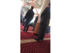 Cezaevi firarisi, camide asayiş müdürünün önünde saf tutunca çıkışta yakalandı
