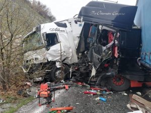 Bitlis’te zincirleme trafik kazası: 2 yaralı