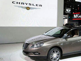 İtalyan Lancia Delta ABD'de Chrysler oldu
