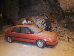 Beşiktaş'da istinat duvarı çöktü