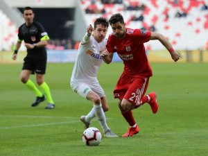 Tiago Lopes cezalı duruma düştü
