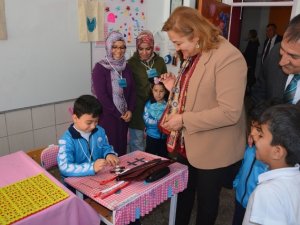 Özel öğrenciler materyallerine kavuşmaya devam ediyor