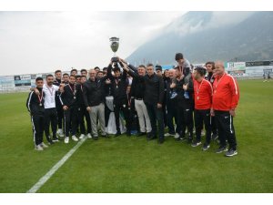 Şampiyon kupasını Başkan Ergün’ün elinden aldı