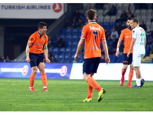 Emre Belözoğlu belirsizliği