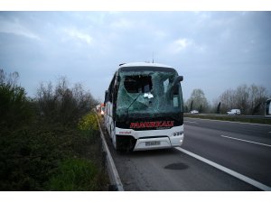 GÜNCELLEME 2 - Sakarya'da yolcu otobüsü devrildi: 32 yaralı