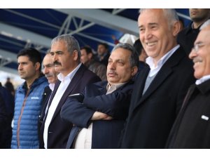 Mustafa Yalçın amatör maç izledi