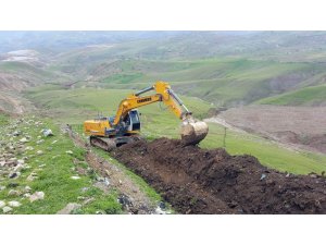 Heyelan su isale hattını tahrip etti, köyler susuz kaldı