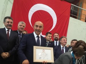 Tunç Soyer mazbatasını aldı
