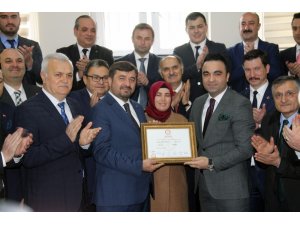 Giresun Belediyesi’nde devir teslim