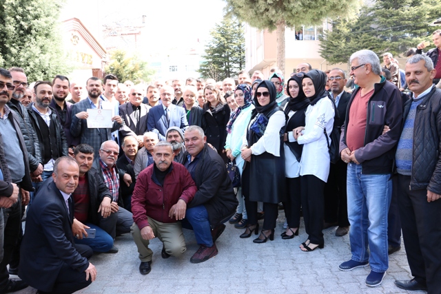 Bayındır mazbatasını aldı