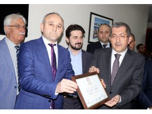 Başkan Vergili mazbatasını aldı