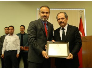 Bursa Büyükşehir Belediye Başkanı Aktaş mazbatasını aldı