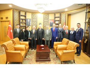 İlk ziyaret Bahçeli’ye
