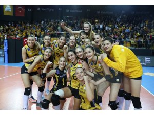VakıfBank İtalya’da final peşinde