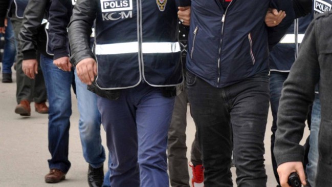 59 şüpheliye gözaltı... Eski polislere 8 ilde operasyon!