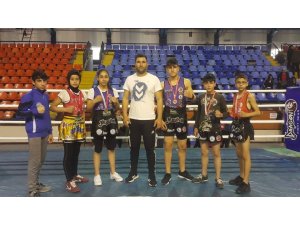 Muaythaiciler Kütahya’dan madalyalarla döndü