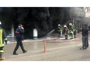 Beyaz eşya mağazasındaki yangın paniğe neden oldu