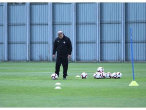 Mesut Bakkal, Bursaspor’da ilk antrenmanına çıktı