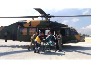 TSK, Siirt'te yaralı vatandaşı hastaneye helikopterle taşıdı