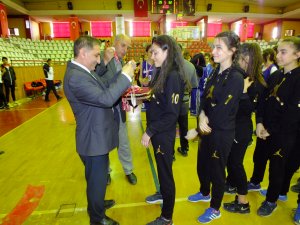 Genç kızlar basketbol turnuvası sona erdi