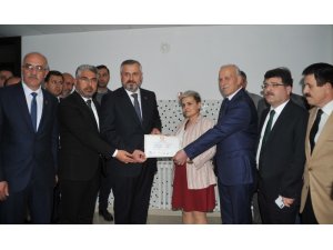 Bafra Belediye Başkanı Kılıç, mazbatasını aldı