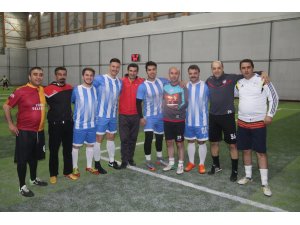 Halı sahada polislere sürpriz