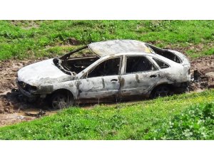 Diyarbakır’da şüpheli araç yangını