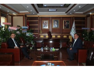 Başkan Bulut’a Vali Soytürk’ten hayırlı olsun ziyareti