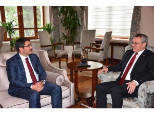 Başkan Çelik’ten ilk resmi ziyaret Vali Deniz’e