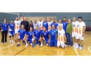 Polis Haftası voleybol müsabakasında dostluk kazandı